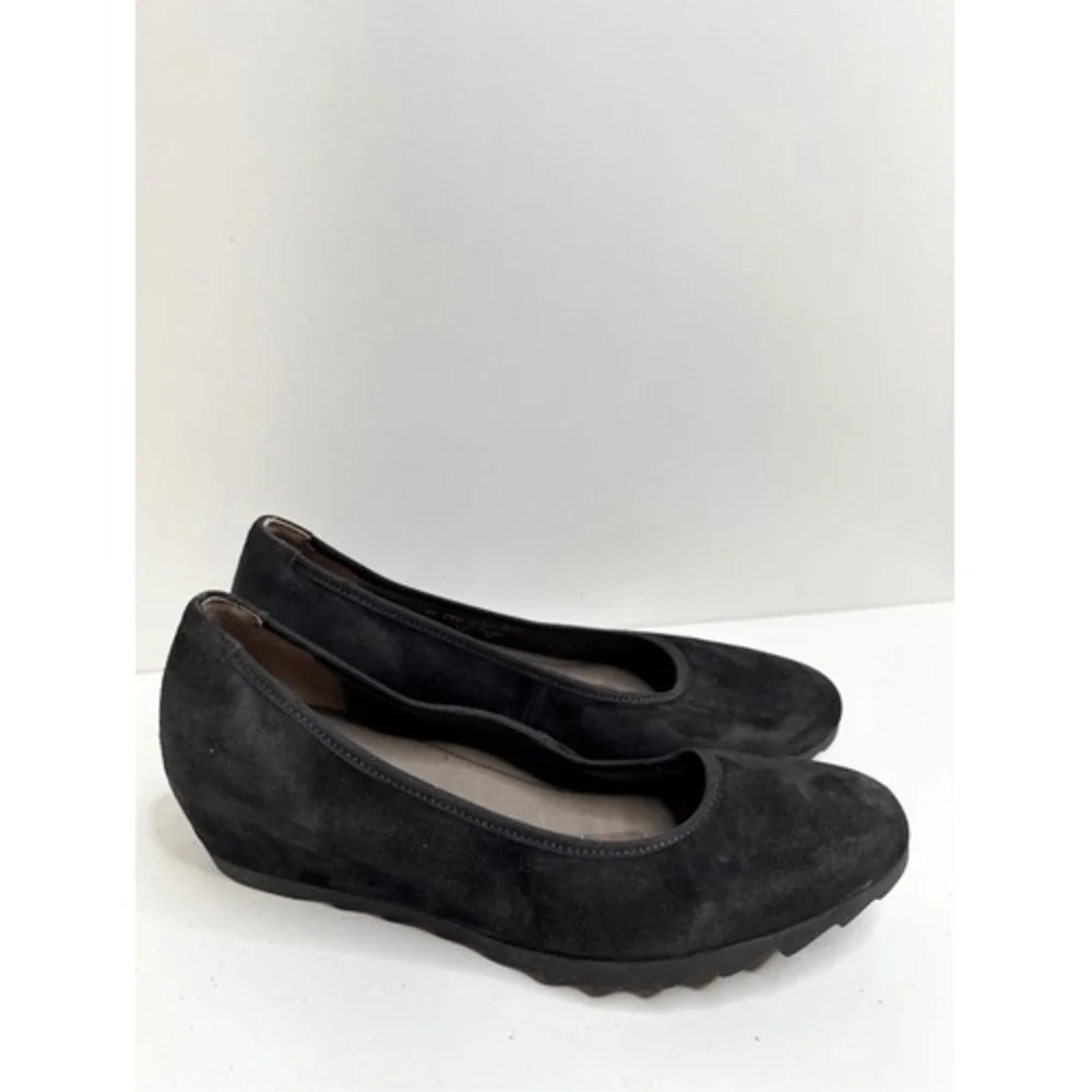 Gabor Sacchetto Black Suede Wedge Pumps Round Toe Scalloped‎ Sole Shoes 9.5